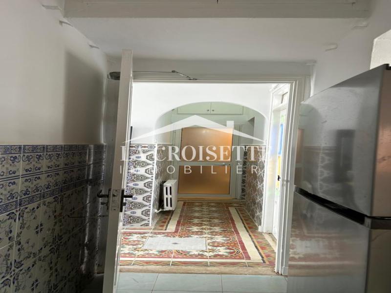 Rez-de-chaussée de villa meublé S+2 avec terrasse à Sidi Bou Saïd